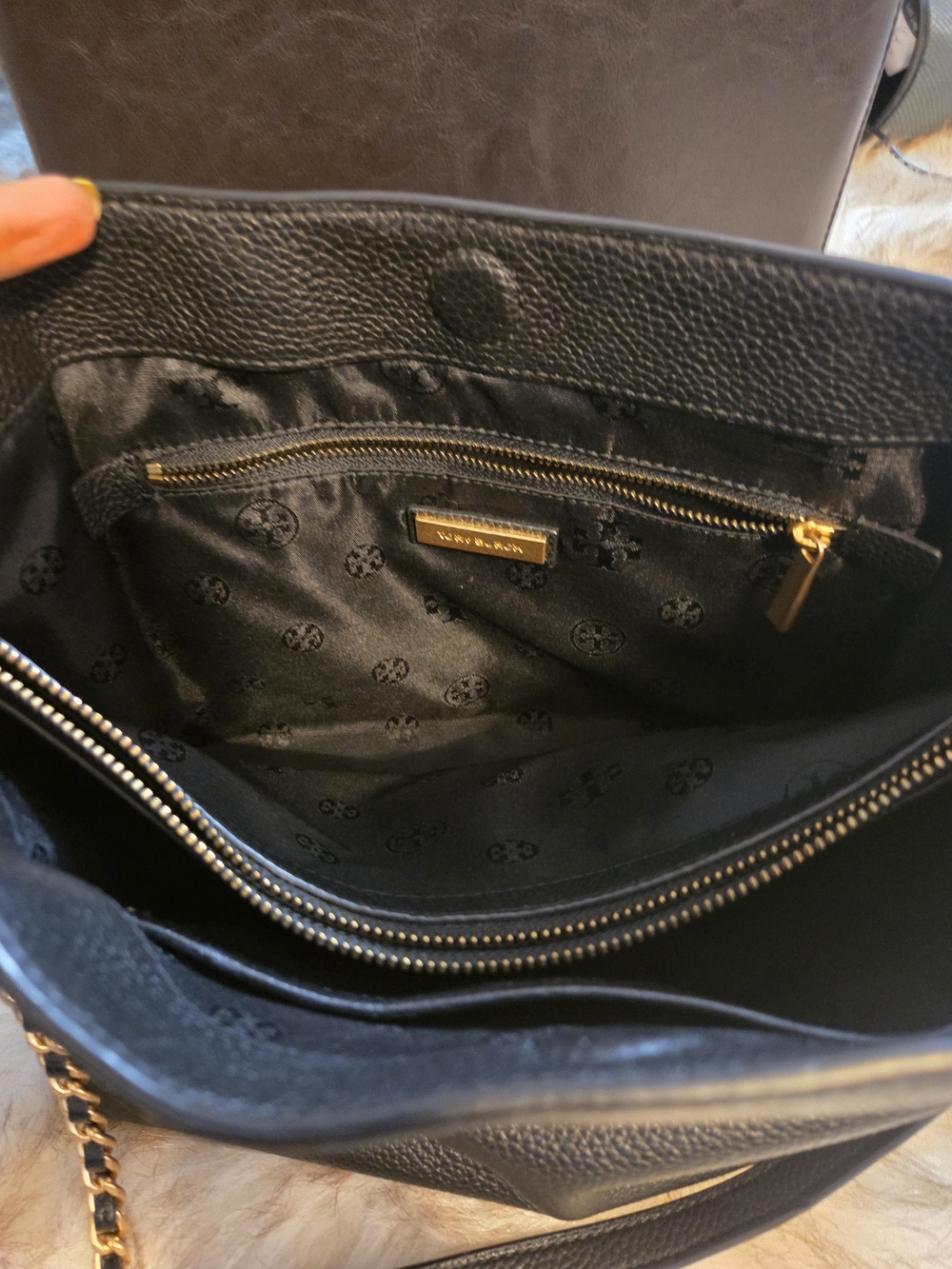 Tory Burch Black Leather Chain Tote - Picture 5 of 10